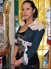 Tamy sucks cock and gets her sucked in exchange at the corner store